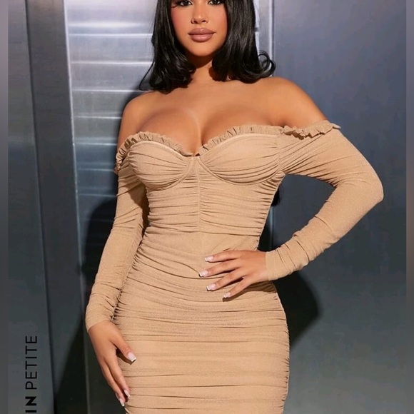 Women's Dresses Off Shoulder Frill Trim Ruched. - Picture 1 of 8